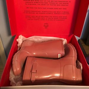 COPY - Hunter pink rain boots short and socks